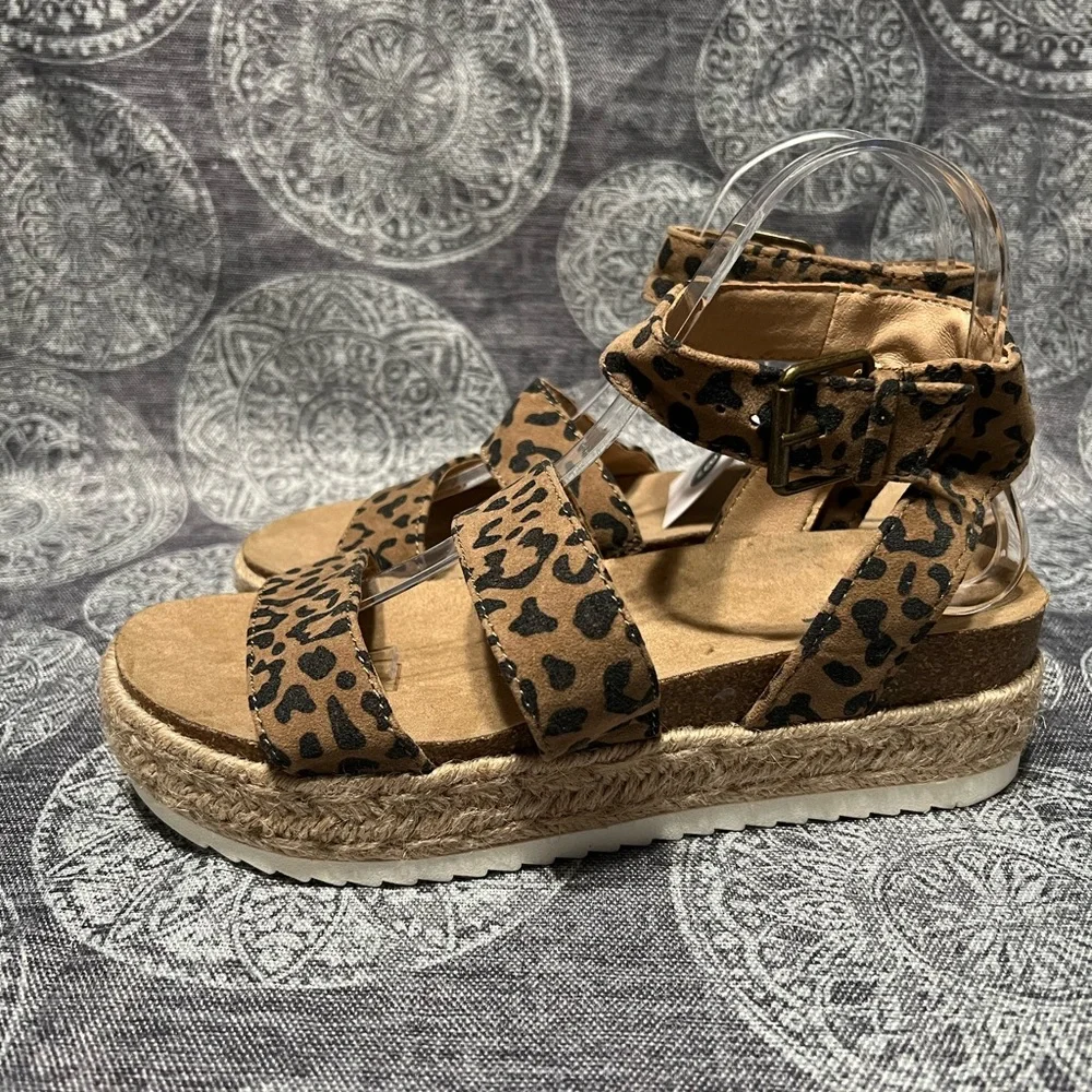 Universal Thread Tan Leopard Espadrille Sandals
